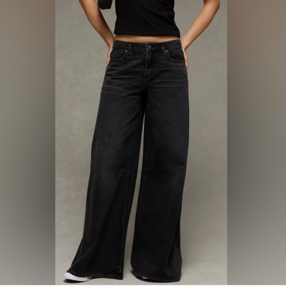 AE Low Rise Skater Jeans